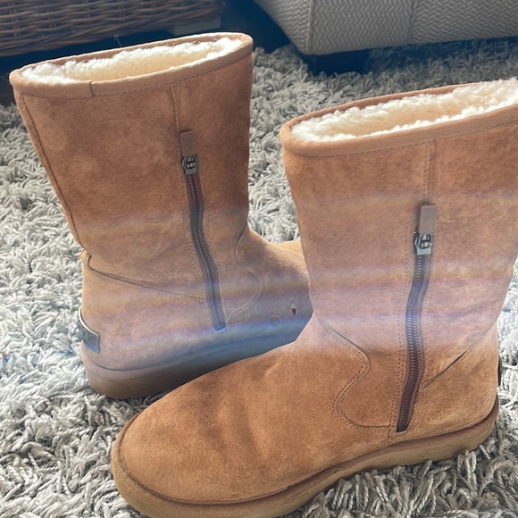 UGG Boots - Picture 5 of 7